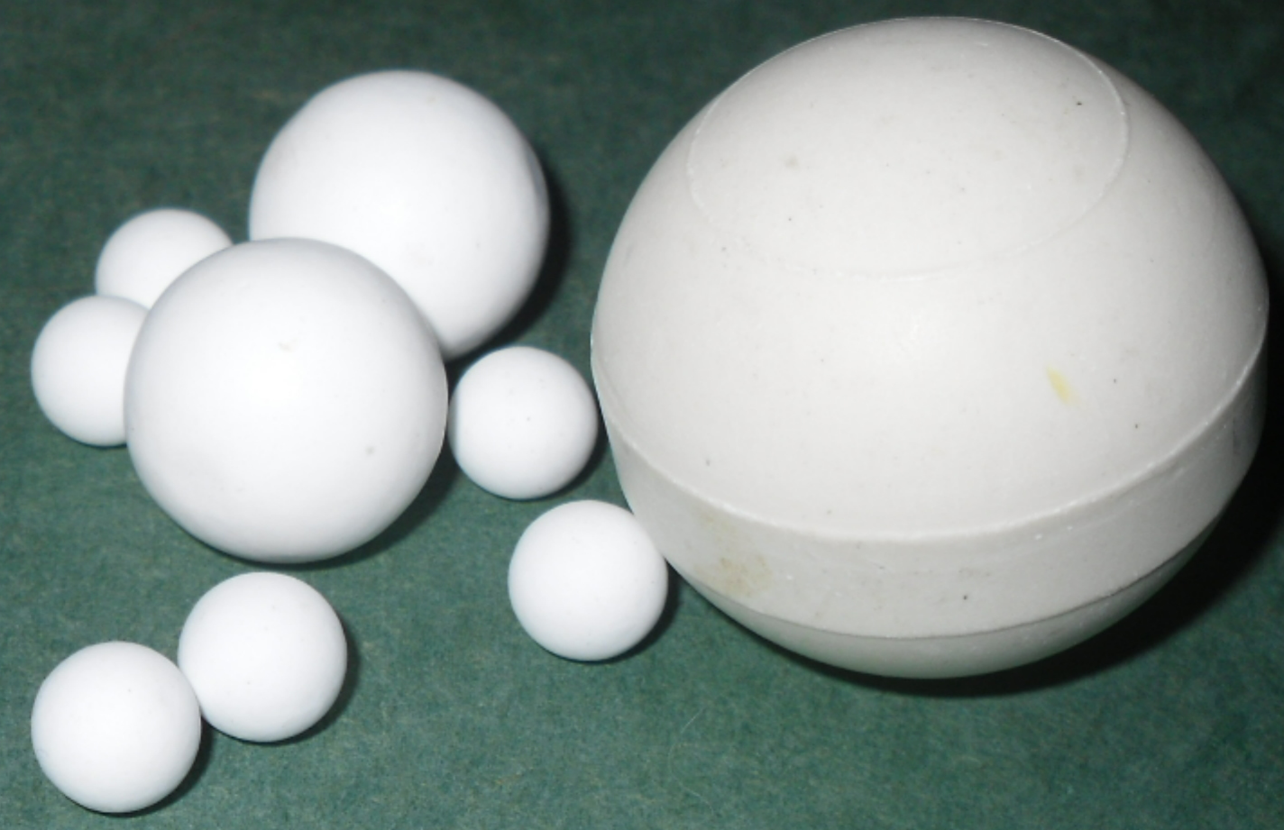 Ceramic Balls Cylpebs White Milling Media 13mm 20mm 30mm 40mm Grinding